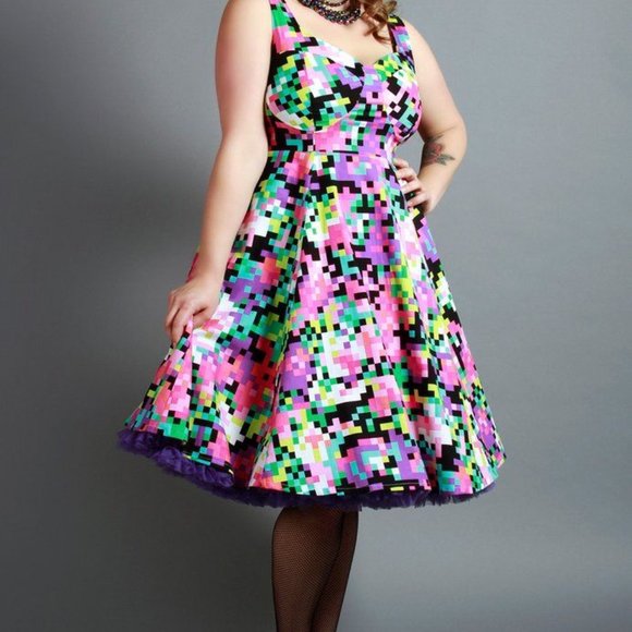 Cherry Velvet - Doris Dress - Picture 11 of 13